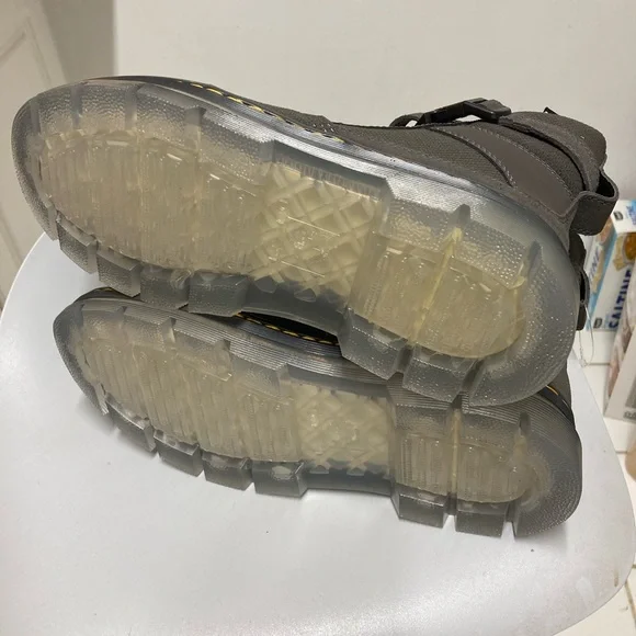 Dr. Martens Combs Tech Women Boots NEW - Picture 5 of 5